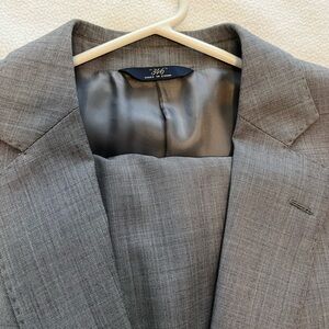 Grey Brooks Brothers 346 Regent fit wool suit.